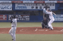 ホームラン　山田哲人  野球選手　tetsuto Yamada GIF - Tetsuto Yamada Home Run Bat GIFs