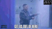 Get Us Out Of Here Come On GIF - Get Us Out Of Here Come On Lets Go GIFs
