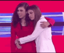 Hug Laurmen GIF - Hug Laurmen Carmen Ferreri GIFs