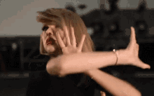 Taylor Swift Shake It Off GIF - Taylor Swift Shake It Off Dance Moves GIFs