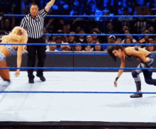 Charlotte Flair Wwe GIF - Charlotte Flair Wwe Wrestler GIFs