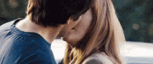 Kissing Mulder GIF - Kissing Mulder Scully GIFs