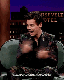 Harry Styles What Is Happening Here GIF - Harry Styles What Is Happening Here Smile GIFs