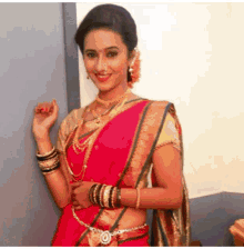 marathi actress beautiful marathi diva traditional dress