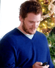 Opening A Risky Text GIF - Chris Pratt Parks And Rec Texting GIFs