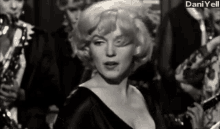 Wink Eye Wink GIF - Wink Eye Wink Marilyn Monroe GIFs