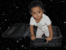Rohan In Space Rohan In Suitcase GIF - Rohan In Space Rohan In Suitcase GIFs