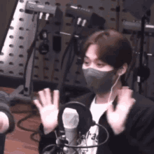 Lee Know Stray Kids GIF - Lee Know Stray Kids Reaction GIFs