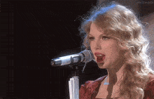 Taylor Swift Live GIF - Taylor Swift Live Stage GIFs
