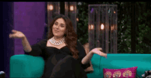 Kareena Kareena Kapoor GIF - Kareena Kareena Kapoor Whats Going On GIFs