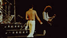 Freddie Mercury Brian May GIF - Freddie Mercury Brian May Queen GIFs