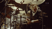 Roger Taylor Playing Drums GIF - Roger Taylor Playing Drums Queen GIFs