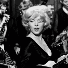 Wink Eye GIF - Wink Eye Marilyn Monroe GIFs