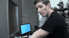 Ltt Linus GIF - Ltt Linus Lmg GIFs