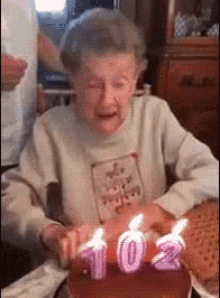 Birthday Cake Fail GIF - Lol Dentures Candles GIFs