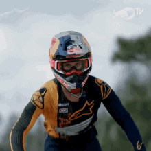 Riding Motorcycle Jett Lawrence GIF - Riding Motorcycle Jett Lawrence Red Bull GIFs