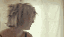 Mackenzie Davis Izzy GIF - Mackenzie Davis Izzy Woken Up GIFs
