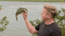 Kissing A Fish Gordon Ramsay GIF - Kissing A Fish Gordon Ramsay Uncharted GIFs