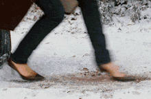 High Heels The Holiday GIF - High Heels The Holiday Snow GIFs