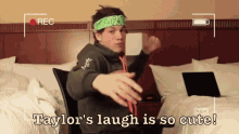 Taylor Caniff Everyone! 😂😂✌️💗 GIF - Youtuber Taylor Laugh GIFs