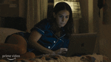 Typing Ally GIF - Typing Ally Alison Brie GIFs