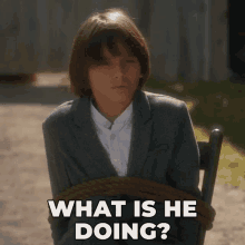 What Is He Doing Harry Murdoch GIF - What Is He Doing Harry Murdoch Murdoch Mysteries GIFs