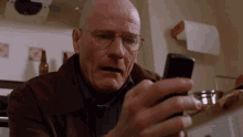 Breaking Bad Looking At Phone GIF - Breaking Bad Looking At Phone Meme GIFs