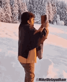 Chiru Snow Selfie Video GIF - Chiru Snow Selfie Video Waltair Veerayya GIFs