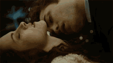 Kiss Neck Edward Cullen GIF - Kiss Neck Edward Cullen Robert Pattinson GIFs