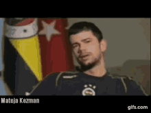 Mateja Kežman Talking GIF - Mateja Kežman Talking Fenerbahçe GIFs