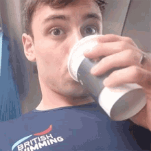 Tom Daley Drinking GIF - Tom Daley Drinking Sipping GIFs