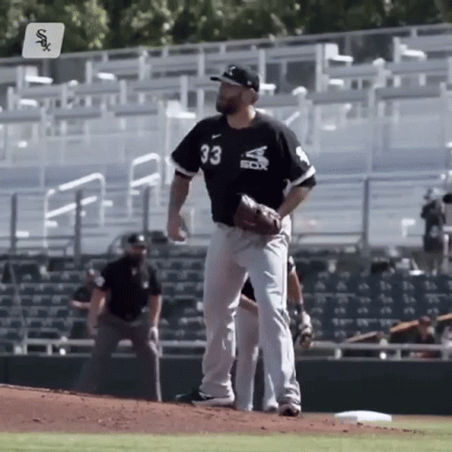 Lance Lynn White Sox GIF - Lance Lynn White Sox Crotch Grab - Discover &  Share GIFs