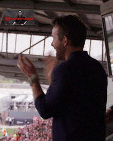 Clapping Heart GIF - Clapping Heart Laughing GIFs