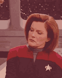 Janeway Voyager GIF - Janeway Voyager Huh GIFs