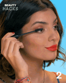 Mascara Eyelash Curler Hacks GIF - Mascara Eyelash Curler Hacks Make Up GIFs
