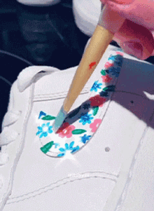 Air Force1 Custom Shoes GIF - Air Force1 Custom Shoes Painting Shoes GIFs