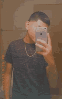 Tlakuache Selfie GIF - Tlakuache Selfie Mirror GIFs