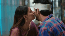 Shivi Shivi Kiss GIF - Shivi Shivi Kiss Shiva Raavi GIFs