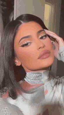 Makeup Kylie Jenner GIF - Makeup Kylie Jenner GIFs