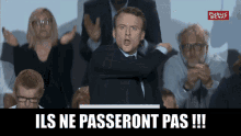 Macron Passer GIF - Macron Passer Pas GIFs