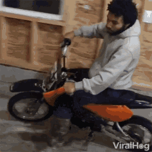Viralhog Drinking GIF - Viralhog Drinking Motorbike GIFs