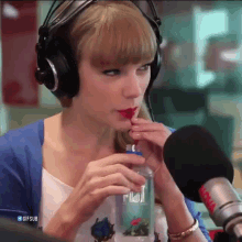 Taylor Swift Taylor Swift Drink GIF - Taylor Swift Taylor Swift Drink Taylor Swift Drinking GIFs