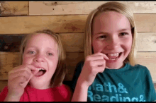 Loose Tooth Tooth Extraction GIF - Loose Tooth Tooth Extraction GIFs