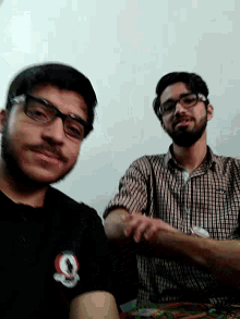 5idiots Aalimukhtar And Zohaib Alimukhtar GIF - 5idiots Aalimukhtar And Zohaib Alimukhtar Glasses GIFs