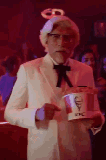 Colonel Colonel Sanders GIF - Colonel Colonel Sanders Dancing Queen GIFs