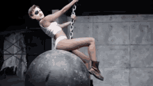 The Governor Came In Like A Wrecking Ball - The Walking Dead/Wrecking Ball GIF - Wrecking Ball Governor The Governor GIFs