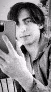 Aidan Gallagher Selfie GIF - Aidan Gallagher Selfie Photo GIFs