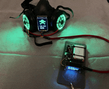 a mask with a screen that says co2 ppm on it