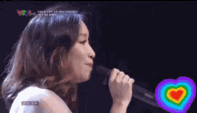 Myanh Singing GIF - Myanh Singing On Stage GIFs