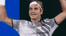 Roger Federer GIF - Roger Federer Tennis Man Professional GIFs